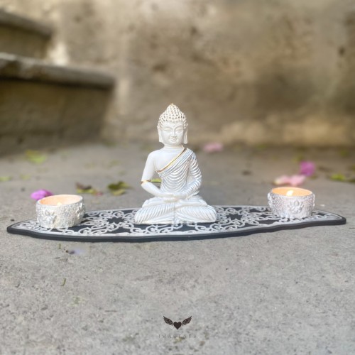 Jardí­n zen Buda de resina con base de madera.